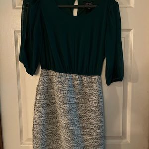 Enfocus Studio, size 6, dark green and gray skirt.